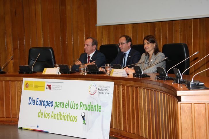 alfonso alonso, ministro sanidad, dia mundial del antibiotico, AEMPS, vet+i, sanidad animal, one health